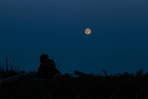 October 26, 2026, Aarhus, Region Midtjylland, Denmark: Full Moon (Hunter s Moon) rises over the sea as seen from Aarhus. Denmark. Aarhus Denmark  - ZUMAm204 20261026_zip_m204_014 Copyright: xAmitxMachamasix