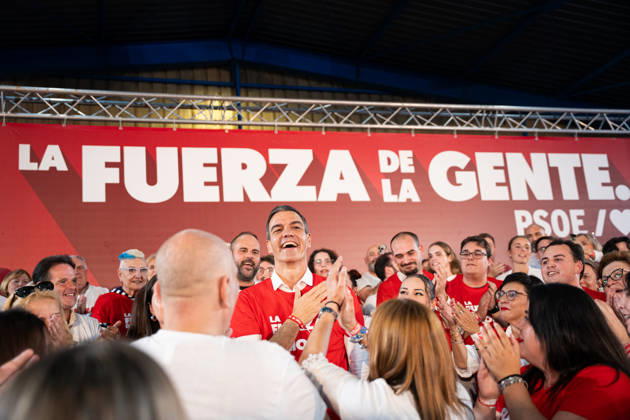 Sánchez Speaks at a Pre-Campaign Event in Gijón The secretary-general of the PSOE and Prime Minister, Pedro Sánchez, speaks at a pre-campaign event for the party on October 26, 2026, in Gijón, Asturias, Spain. Prime Minister Pedro Sánchez visits Gijón, combining an institutional agenda with a key pre-campaign event ahead of the upcoming general election on November 29. OCTOBER 26, 2026 Gijón, Asturias Gijón, Asturias, Spain Copyright: xJuanxVegax 7871785