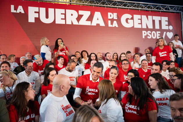 Sánchez Speaks at a Pre-Campaign Event in Gijón The secretary-general of the PSOE and Prime Minister, Pedro Sánchez, speaks at a pre-campaign event for the party on October 26, 2026, in Gijón, Asturias, Spain. Prime Minister Pedro Sánchez visits Gijón, combining an institutional agenda with a key pre-campaign event ahead of the upcoming general election on November 29. OCTOBER 26, 2026 Gijón, Asturias Gijón, Asturias, Spain Copyright: xJuanxVegax 7871786