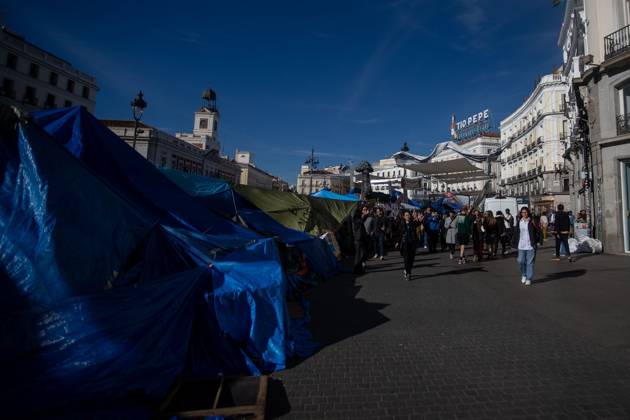 October 26, 2026, Madrid, Madrid, Spain: MADRID, SPAIN Ã¢â‚¬ OCTOBER 26, 2026: Madrid has reached one month of protests in La Puerta del Sol Square, where hundreds of activists fighting for the right to housing in Spain have been staying in tents set up on September 26 of this year. The protesters organized the occupation of the plaza in response to the eviction of Maricarmen Abascal, an 87-year-old woman who was removed from her home and later died at a hospital in Spain s capital. Madrid Spain  - ZUMAq101 20261026_zna_q101_116 Copyright: xC.xCarvajalx