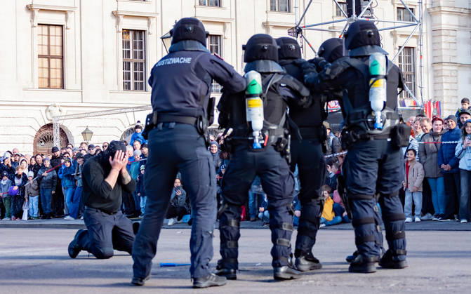 October 26, 2026 Official celebrations for Austria’s National Day 2026 Oath-taking ceremony during the official celebrations for National Day 2026 at Heldenplatz in Vienna, Austria The Prison Guard Special Operations Unit (JEG) during a demonstration in Vienna at Heldenplatz, Vienna, Austria