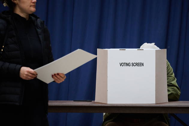 October 26, 2026, Toronto, On, Canada: People vote in Toronto s municipal election at a polling station in Toronto, on Monday, Oct. 26, 2026. Toronto Canada  - ZUMAc35_ 20261026_zaf_c35_141 Copyright: xSammyxKoganx