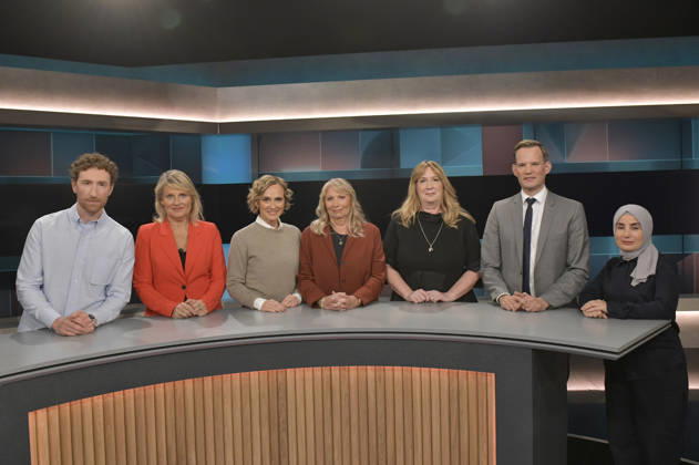 Louis Klamroth, Katarina Schickling, Caren Miosga, Petra Köpping, Yvonne Lissel, Hendrik Streeck, and Dilek Erusta on the ARD talk show *hart aber fair* at the Adlershof Studio in Berlin, October 26, 2026 Foto:xM.xBehrensx xFuturexImagex hart_fair2610_6001
