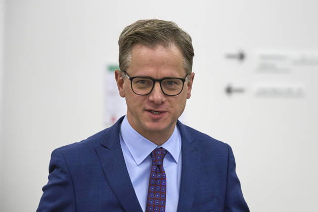 Federal Health Minister Carsten Linnemann (CDU) during the inaugural meeting of the Long-Term Care Structure Commission on Tuesday, October 27, 2026, in Berlin. FOR EDITORIAL USE ONLY Copyright: epd-bild ChristianxDitsch Linnemann6