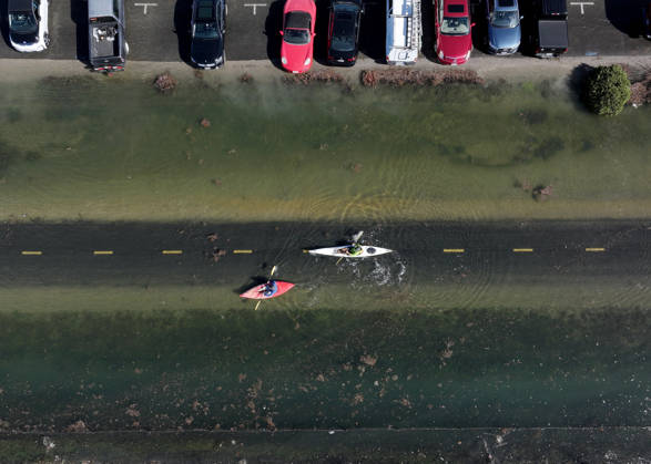 High tide in Marin County of California MARIN COUNTY, CA - OCTOBER 27: Floodwaters covered roads in Marin County as residents kayaking on the bike trail during high tide between Sausalito and Mill Valley in California, United States on October 27, 2026. Tayfun Coskun Anadolu California United States. Editorial use only. Please get in touch for any other usage.  Copyright: x2026xAnadoluxTayfunxCoskunx