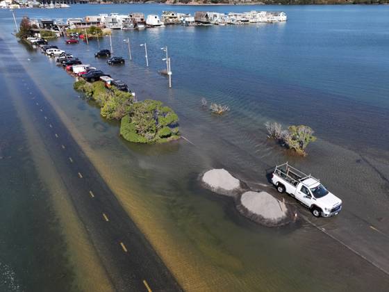 High tide in Marin County of California MARIN COUNTY, CA - OCTOBER 27: Floodwaters covered roads in Marin County during high tide between Sausalito and Mill Valley in California, United States on October 27, 2026. Tayfun Coskun Anadolu California United States. Editorial use only. Please get in touch for any other usage.  Copyright: x2026xAnadoluxTayfunxCoskunx