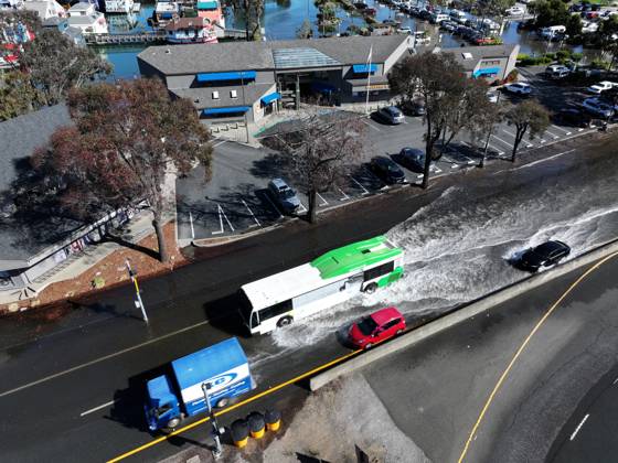 High tide in Marin County of California MARIN COUNTY, CA - OCTOBER 27: Floodwaters covered roads in Marin County during high tide between Sausalito and Mill Valley in California, United States on October 27, 2026. Tayfun Coskun Anadolu California United States. Editorial use only. Please get in touch for any other usage.  Copyright: x2026xAnadoluxTayfunxCoskunx