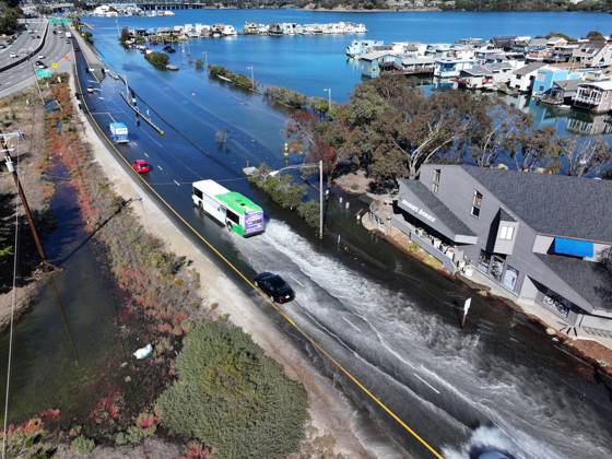High tide in Marin County of California MARIN COUNTY, CA - OCTOBER 27: Floodwaters covered roads in Marin County during high tide between Sausalito and Mill Valley in California, United States on October 27, 2026. Tayfun Coskun Anadolu California United States. Editorial use only. Please get in touch for any other usage.  Copyright: x2026xAnadoluxTayfunxCoskunx