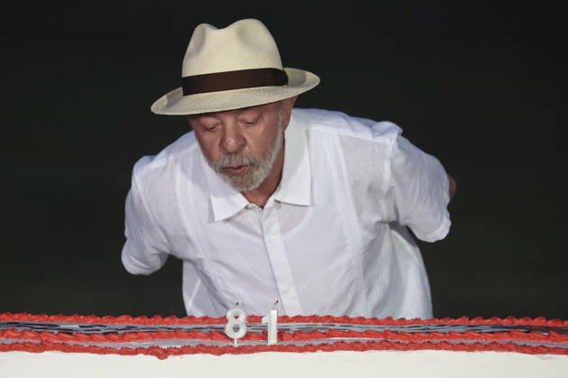 Supporters of Brazilian President Lula celebrate his 81st birthday in Brasilia BRASILIA, BRAZIL - OCTOBER 27: Brazilian President Luiz Inacio Lula da Silva, the Workers Party (PT) candidate who won the presidential runoff election on Sunday, celebrates his 81st birthday, in Brasilia, Brazil, October 27, 2026. Mateus Bonomi Anadolu Brasilia Brazil. Editorial use only. Please get in touch for any other usage.  Copyright: x2026xAnadoluxMateusxBonomix
