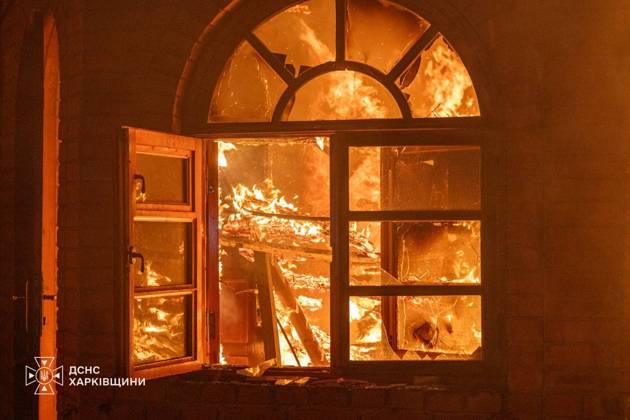 5 injured in Russian drone strike on Kharkiv, Ukraine says KHARKIV, UKRAINE - OCTOBER 28: (----EDITORIAL USE ONLY - MANDATORY CREDIT - STATE EMERGENCY SERVICE OF UKRAINE HANDOUT - NO MARKETING NO ADVERTISING CAMPAIGNS - DISTRIBUTED AS A SERVICE TO CLIENTS----) A view of flames inside of a building as firefighters work to extinguish following a Russian drone strike in Kharkiv, Ukraine on October 28, 2026. Five people were injured in the attack, which also damaged residential buildings, a business facility and vehicles, according to Ukraine s State Emergency Service. State Emergency Service of Ukraine Handout Anadolu Kharkiv Ukraine. Editorial use only. Please get in touch for any other usage.  Copyright: x2026xAnadoluxStatexEmergencyxServicexofxUkrainex xHandoutx