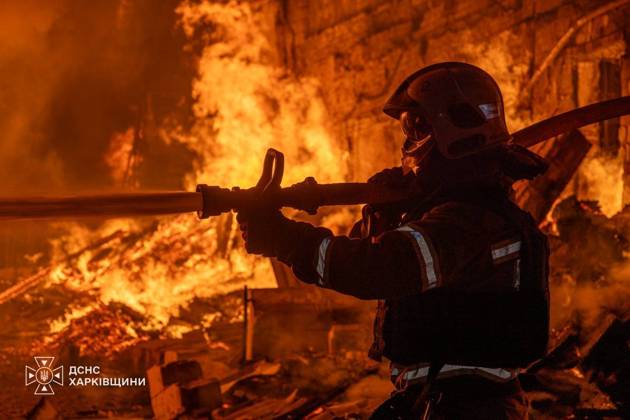 5 injured in Russian drone strike on Kharkiv, Ukraine says KHARKIV, UKRAINE - OCTOBER 28: (----EDITORIAL USE ONLY - MANDATORY CREDIT - STATE EMERGENCY SERVICE OF UKRAINE HANDOUT - NO MARKETING NO ADVERTISING CAMPAIGNS - DISTRIBUTED AS A SERVICE TO CLIENTS----) Firefighters work to extinguish a fire following a Russian drone strike in Kharkiv, Ukraine on October 28, 2026. Five people were injured in the attack, which also damaged residential buildings, a business facility and vehicles, according to Ukraine s State Emergency Service. State Emergency Service of Ukraine Handout Anadolu Kharkiv Ukraine. Editorial use only. Please get in touch for any other usage.  Copyright: x2026xAnadoluxStatexEmergencyxServicexofxUkrainex xHandoutx