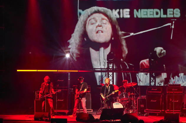 Chris Norman Band live at a concert on the Lifelines Tour at the Swiss Life Hall in Hanover, October 26, 2026 Foto:xU.xStammx xFuturexImagex norman_6035