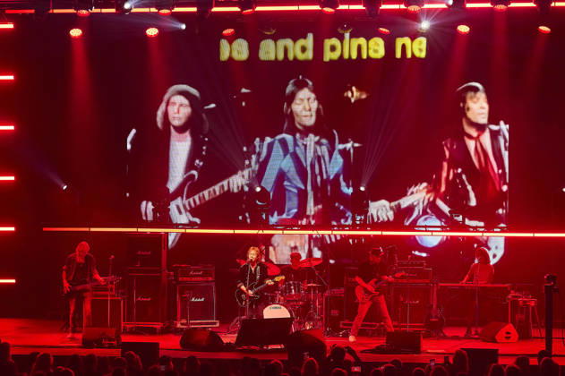 Chris Norman Band live at a concert on the Lifelines Tour at the Swiss Life Hall in Hanover, October 26, 2026 Foto:xU.xStammx xFuturexImagex norman_6043