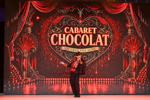 Salon du Chocolat - Paris A model wears a chocolate creation by artisan chocolatier Thierry Court, designed in collaboration with Anna Gerones, brand experience manager at Le Carré de 5, during the Chocolate Musical Show at the 31st Salon du Chocolat et de la Pâtisserie – Chocolate Fair at Parc des Expositions Porte de Versailles on October 27, 2026, in Paris, France. Photo by Jana Call me J ABACAPRESS.COM Paris Ile de France France  Copyright: xJanaxCallxmexJ ABACAx