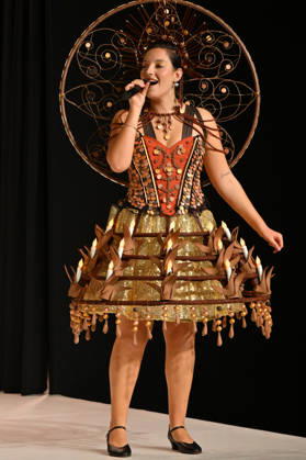 Salon du Chocolat - Paris A model wears a chocolate creation by pastry chef and creator Maëlig Georgelin of Au Petit Prince, designed in collaboration with costume designer Delphine Le Blet of Elphi Désidérata, during the Chocolate Musical Show at the 31st Salon du Chocolat et de la Pâtisserie – Chocolate Fair at Parc des Expositions Porte de Versailles on October 27, 2026, in Paris, France. Photo by Jana Call me J ABACAPRESS.COM Paris Ile de France France  Copyright: xJanaxCallxmexJ ABACAx