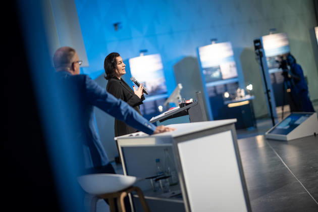 Dorothee Bär, Federal Minister for Research, Technology, and Space, and Andreas Tünnermann, Fraunhofer IOF, spokesperson for the QuNET Initiative, together on stage at the closing ceremony and presentation of the QuNET Initiative, a quantum communications network connecting Bavaria, Thuringia, and Berlin, Berlin, Germany, Futurium