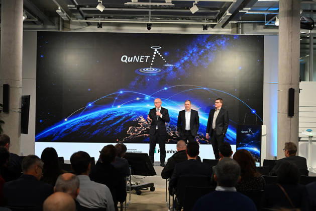 Quantum Communication Network Activated in Berlin BERLIN, GERMANY – OCTOBER 28: Berlin’s Governing Mayor Kai Wegner, FSO Team Leader Nino Walentar, and Head of the Institute Thomas Wiegand, participate in the activation of a cross-state quantum communication network connecting Bavaria, Thuringia and Berlin at the Fraunhofer Heinrich Hertz Institute (HHI) in Berlin, Germany, on October 28, 2026. The live demonstration marks the culmination of the seven-year QuNET research initiative, which develops highly secure communication systems based on quantum technologies. Volodymyr Sindieiev Anadolu Berlin Germany. Editorial use only. Please get in touch for any other usage.  Copyright: x2026xAnadoluxVolodymyrxSindieievx
