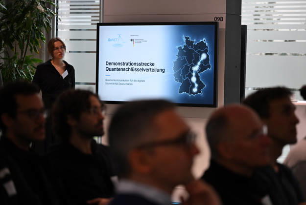 Quantum Communication Network Activated in Berlin BERLIN, GERMANY – OCTOBER 28: People take part in the launch of a cross-state quantum communication network connecting Bavaria, Thuringia and Berlin at the Fraunhofer Heinrich Hertz Institute (HHI) in Berlin, Germany, on October 28, 2026. The live demonstration marks the culmination of the seven-year QuNET research initiative, which develops highly secure communication systems based on quantum technologies. Volodymyr Sindieiev Anadolu Berlin Germany. Editorial use only. Please get in touch for any other usage.  Copyright: x2026xAnadoluxVolodymyrxSindieievx