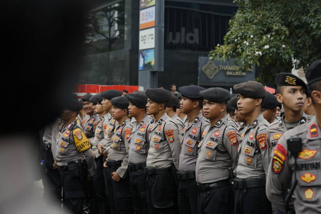 October 28, 2026, Jakarta, Indonesia: Indonesian police officers stand in formation near Thamrin Ballroom as student protesters gather during a demonstration near thamrin Jakarta Indonesia  - ZUMAm265 20261028_zip_m265_013 Copyright: xAndrixMunazirx