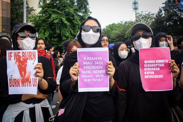 October 28, 2026, Surakarta, Indonesia: SURAKARTA, INDONESIA - October 28, 2026: Students and members of the general public take part in a demonstration on Slamet Riyadi Street. The demonstration was organized to protest the poor performance of the Prabowo-Gibran administration over the past two years. Surakarta Indonesia - ZUMAq101 20261028_zna_q101_192 Copyright: xAhmadxFauzixHerdiansyahx