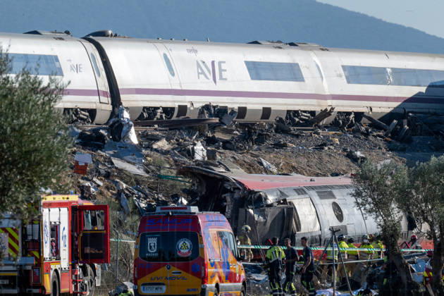 October 28, 2026, Urda, Toledo, Spain: October 28, 2026, Urda, Toledo, Spain: October 28, 2026, Urda, Toledo, Spain: At least 68 people have died and dozens more were injured after two high-speed passenger trains collided near Urda station in the province of Toledo on Wednesday morning, regional authorities confirmed. The catastrophe occurred at approximately 08:53 AM when a state-owned Renfe AVE train struck the rear of a stationary train operated by private carrier Iryo. More than 500 passengers were on board both convoys, which were traveling along the Madrid-Andalusia high-speed corridor. Spanish Transport Minister oÂ¼ scar Puente stated that the collision followed a safety system failure, after which an inexplicable order was issu  - ZUMAd308 20261028_zsp_d308_137 Copyright: xJuanxCarlosxLucasx