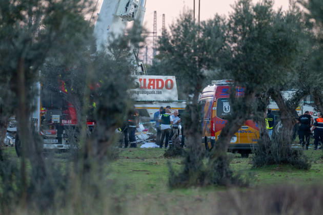 October 28, 2026, Urda, Toledo, Spain: October 28, 2026, Urda, Toledo, Spain: October 28, 2026, Urda, Toledo, Spain: At least 68 people have died and dozens more were injured after two high-speed passenger trains collided near Urda station in the province of Toledo on Wednesday morning, regional authorities confirmed. The catastrophe occurred at approximately 08:53 AM when a state-owned Renfe AVE train struck the rear of a stationary train operated by private carrier Iryo. More than 500 passengers were on board both convoys, which were traveling along the Madrid-Andalusia high-speed corridor. Spanish Transport Minister ü scar Puente stated that the collision followed a safety system failure, after which an inexplicable order was issued - ZUMAd308 20261028_zsp_d308_147 Copyright: xJuanxCarlosxLucasx