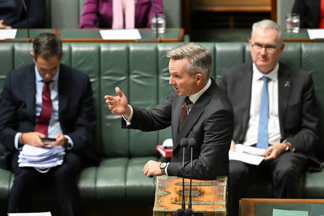 QUESTION TIME, Australian Energy Minister Chris Bowen speaks during Question Time in the House of Representatives at Parliament House in Canberra, Thursday, October 29, 2026. ( NO ARCHIVING CANBERRA AUSTRALIAN CAPITAL TERRITORY Australia  Copyright: xLUKASxCOCHx 20261029136932787120