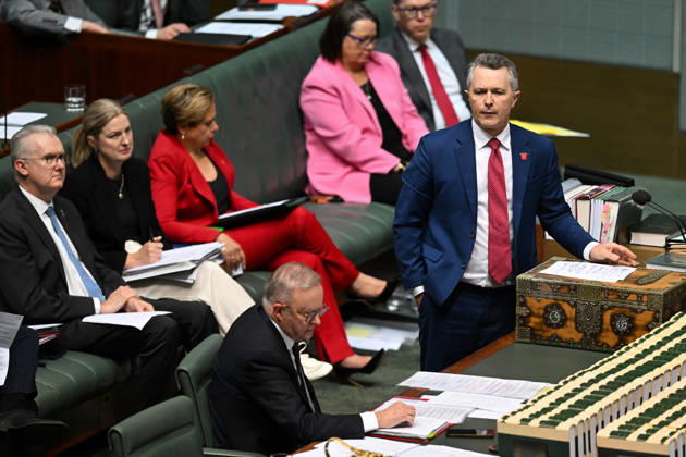 QUESTION TIME, Australian Education Minister Jason Clare speaks during Question Time in the House of Representatives at Parliament House in Canberra, Thursday, October 29, 2026. ( NO ARCHIVING CANBERRA AUSTRALIAN CAPITAL TERRITORY Australia  Copyright: xLUKASxCOCHx 20261029153482273960