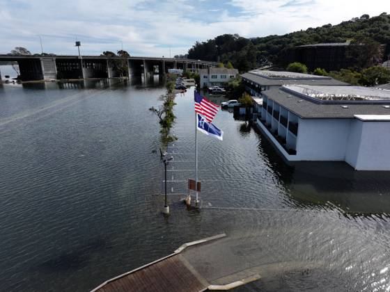 High tide in Marin County of California MARIN COUNTY, CA - OCTOBER 29: Floodwaters covered roads in Marin County during high tide in Mill Valley of California, United States on October 29, 2026. Tayfun Coskun Anadolu California United States. Editorial use only. Please get in touch for any other usage. Copyright: x2026xAnadoluxTayfunxCoskunx