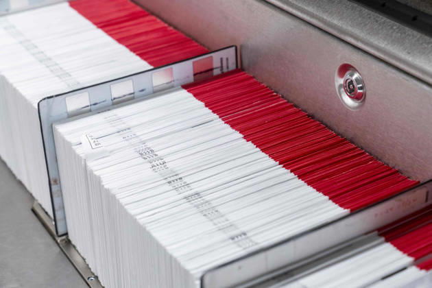 October 29, 2026, Renton, Washington, USA: Envelopes filled with voted ballots are placed into a machine to open the envelopes in a secure room as 2026 mid-term election ballots are opened and counted at the King County Elections office in Renton, Washington, USA, on Thu., Oct. 29, 2026. Approximately 98% of votes cast in Washington state are mail-in ballots. Renton USA - ZUMAb344 20261029_znp_b344_044 Copyright: xM.xScottxBrauerx
