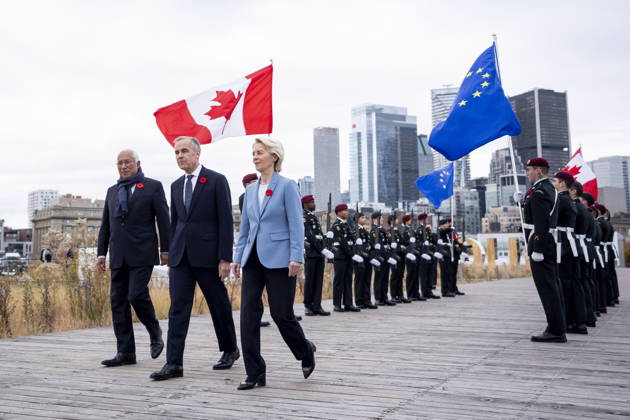 October 30, 2026, Montreal, Pq, CANADA: Prime Minister Mark Carney, centre, arrives at the EU-Canada summit with President of the European Council, Antonio Costa, left, and President of the European Commission, Ursula von der Leyen, in Montreal on Friday, Oct. 30, 2026. Montreal CANADA  - ZUMAc35_ 20261030_zaf_c35_007 Copyright: xChristopherxKatsarovx