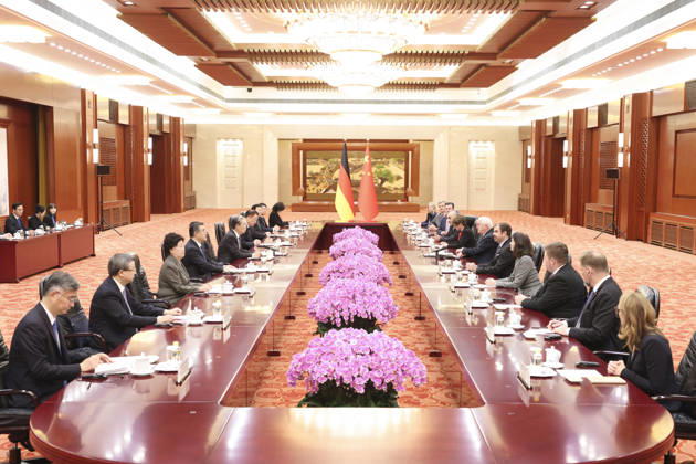 (261030) -- BEIJING, Oct. 30, 2026 -- Zhao Leji, chairman of the National People s Congress (NPC) Standing Committee, meets with German President Frank-Walter Steinmeier in Beijing, capital of China, Oct. 30, 2026. ) CHINA-BEIJING-ZHAO LEJI-GERMAN PRESIDENT-MEETING (CN) PangxXinglei 