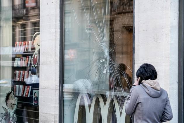 Shopkeepers board up windows ahead of planned protests in Nancy NANCY, FRANCE - OCTOBER 30: Merchants reinforce store windows with wooden boarding and protective security barriers in downtown Nancy, France, on October 30, 2026. Local business owners and merchants heavily fortified their storefronts across the city center following previous riots and looting, bracing for potential violence and property destruction ahead of scheduled demonstrations over the weekend. Muhammed Said Tako Anadolu Nancy France. Editorial use only. Please get in touch for any other usage.  Copyright: x2026xAnadoluxMuhammedxSaidxTakox