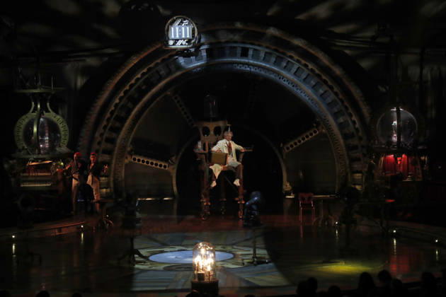 October 30, 2026, Madrid, Community Of Madrid, Spain: Artists and acrobats of Cirque du Soleil perform live on stage during the opening premiere of KURIOS - Cabinet of Curiosities (Gabinete de Curiosidades) under the iconic Big Top (Gran Carpa) at Escenario Puerta del Angel in Madrid, Spain, on Friday, October 30, 2026. Directed by Michel Laprise and celebrated as one of Cirque du Soleil s most acclaimed productions, the steampunk-inspired spectacle arrives in the Spanish capital following its successful engagement in Barcelona to conclude its Spanish tour. Set in a late 19th-century mechanical universe, the show follows an ambitious inventor known as The Seeker who unlocks a cabinet of curiosities, unleashing world-class contortionists - ZUMAo127 20261030_zep_o127_067 Copyright: xHugoxOrtunox