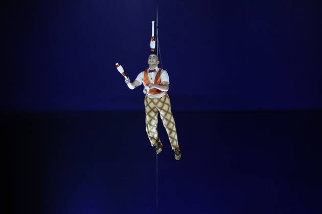 October 30, 2026, Madrid, Community Of Madrid, Spain: Artists and acrobats of Cirque du Soleil perform live on stage during the opening premiere of KURIOS - Cabinet of Curiosities (Gabinete de Curiosidades) under the iconic Big Top (Gran Carpa) at Escenario Puerta del Angel in Madrid, Spain, on Friday, October 30, 2026. Directed by Michel Laprise and celebrated as one of Cirque du Soleil s most acclaimed productions, the steampunk-inspired spectacle arrives in the Spanish capital following its successful engagement in Barcelona to conclude its Spanish tour. Set in a late 19th-century mechanical universe, the show follows an ambitious inventor known as The Seeker who unlocks a cabinet of curiosities, unleashing world-class contortionists - ZUMAo127 20261030_zep_o127_049 Copyright: xHugoxOrtunox