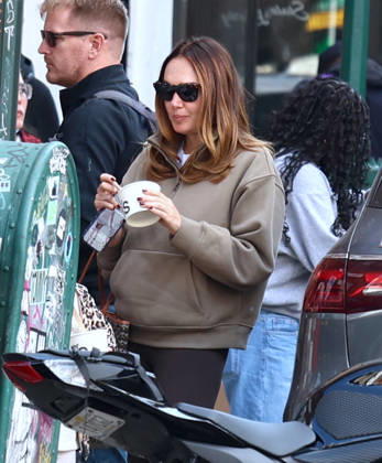 Exclusive - Tamara Ecclestone out in New York Exclusive. English socialist Tamara Ecclestone with her daughter and husband Jay Rutland are strolling and shopping in Soho, they are having lunch at Jack s Wife Freda in New York, NY on October 30, 2026. Photo by Dylan Travis ABACAPRESS.COM New York NY  Copyright: xDylanxTravis ABACAx