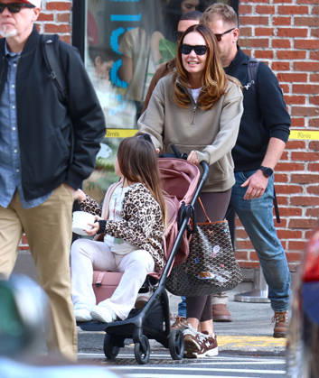 Exclusive - Tamara Ecclestone out in New York Exclusive. English socialist Tamara Ecclestone with her daughter and husband Jay Rutland are strolling and shopping in Soho, they are having lunch at Jack s Wife Freda in New York, NY on October 30, 2026. Photo by Dylan Travis ABACAPRESS.COM New York NY  Copyright: xDylanxTravis ABACAx