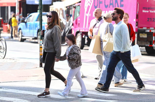 Exclusive - Tamara Ecclestone out in New York Exclusive. English socialist Tamara Ecclestone with her daughter and husband Jay Rutland are strolling and shopping in Soho, they are having lunch at Jack s Wife Freda in New York, NY on October 30, 2026. Photo by Dylan Travis ABACAPRESS.COM New York NY  Copyright: xDylanxTravis ABACAx