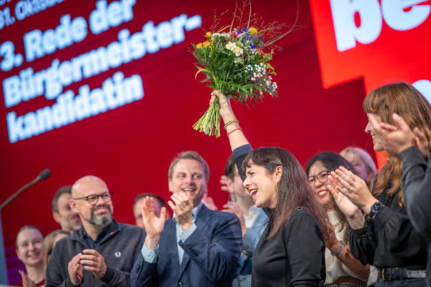 Elif Eralp, of The Left, a potential future governing mayor, delivers a speech at The Left’s special state party convention to decide on entering coalition negotiations in Berlin, Berlin, Germany, Dong Xuan Center