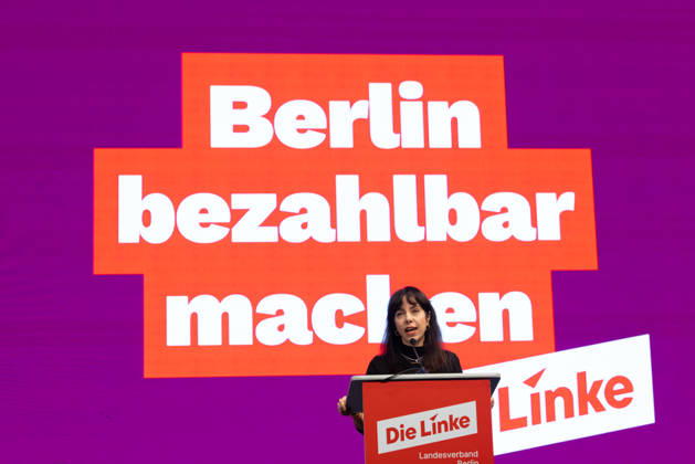 Landesparteitag der Partei Die Linke in Berlin Berlin, Deutschland - 31.10.2026: Elif Eralp, Spitzenkandidatin für das Amt der Regierenden Bürgermeisterin von Berlin und Wahlsiegerin der Landtagswahl für Die Linke, spricht während des Landesparteitages der Partei Die Linke in Berlin. Berlin