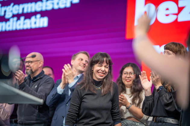 Elif Eralp, of The Left, a potential future governing mayor, delivers a speech at The Left’s special state party convention to decide on whether to begin coalition negotiations in Berlin, Berlin, Germany, Dong Xuan Center