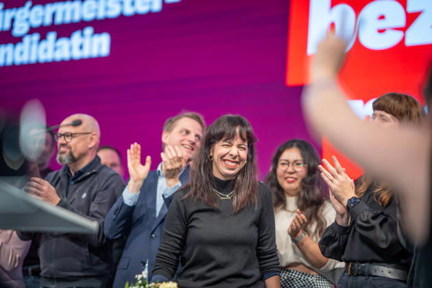 Elif Eralp, of The Left, a potential future governing mayor, delivers a speech at The Left’s special state party convention to decide on whether to enter coalition negotiations in Berlin, Berlin, Germany, Dong Xuan Center