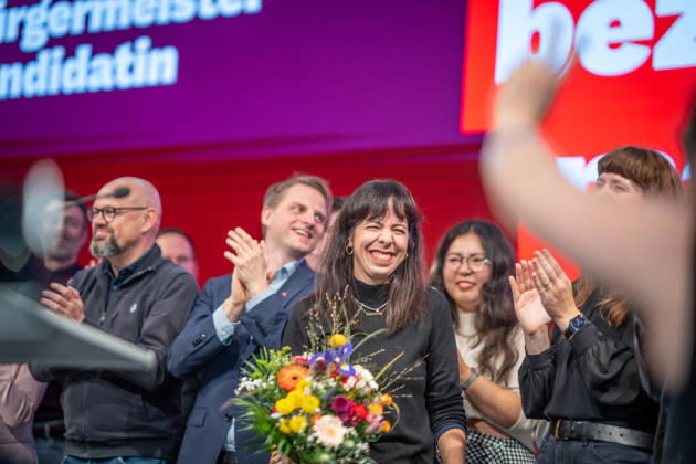 Elif Eralp, of The Left, a potential future governing mayor, delivers a speech at The Left’s special state party convention to decide on whether to enter coalition negotiations in Berlin, Berlin, Germany, Dong Xuan Center