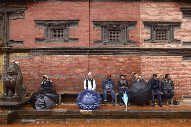 Cyclone Arnab s Impact: Continuous Rainfall Disrupts Daily Life Across Kathmandu Valley People sit at Patan Durbar Square, a UNESCO World Heritage Site, during rainfall in Lalitpur, Nepal, on October 31, 2026. Continuous rain triggered by Cyclone Arnab has affected normal life across the Kathmandu Valley. Lalitpur Bagmati Nepal  Copyright: xSubaasxShresthax originalFilename: shrestha-cyclonea261031_np2SI.jpg